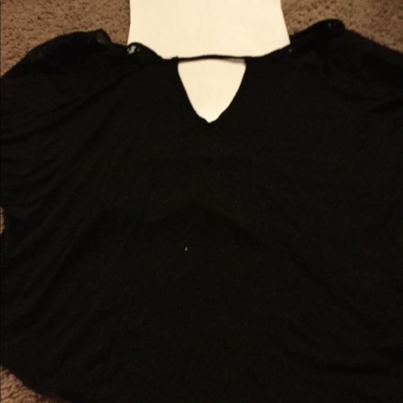 A sparkly croptop - Picture 3 of 4